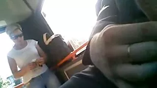 Азіатська милашка охоче смокче короткий член порно відео еротика