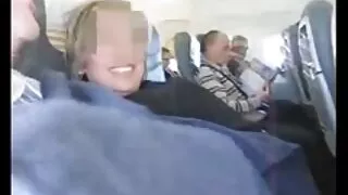Скромна брюнетка трахкає в еротика xxx голену кицьку
