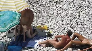 Змащена еротика студенти молода кицька б'є клієнта член